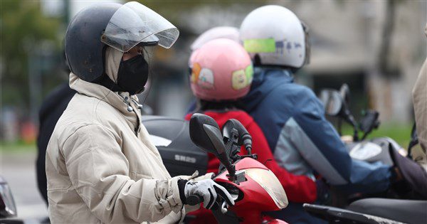 吳德榮:27日東北季風挾水氣 週末低溫探12度 | 生活 | 中央社 CNA 吳德榮:27日東北季風挾水氣 週末低溫探12度 | 生活 | 中央社 CNA