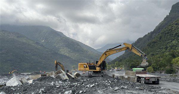 立院18日邀卓榮泰報告堰塞湖重建特別預算 19日審查 立院18日邀卓榮泰報告堰塞湖重建特別預算 19日審查