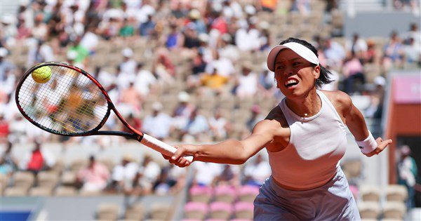 謝淑薇攜拉脫維亞搭檔 分組全勝闖WTA年終賽4強 謝淑薇攜拉脫維亞搭檔 分組全勝闖WTA年終賽4強