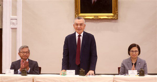 林信義：台灣於APEC能見度提升　花若盛開蝴蝶自來