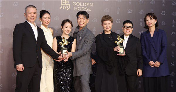 「大濛」刻劃白恐奪金馬最佳劇情片 導演謝前輩護佑 「大濛」刻劃白恐奪金馬最佳劇情片 導演謝前輩護佑