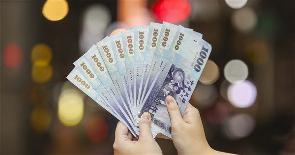 普發一萬登記入帳今起不分流 逾497萬人完成登記 普發一萬登記入帳今起不分流 逾497萬人完成登記