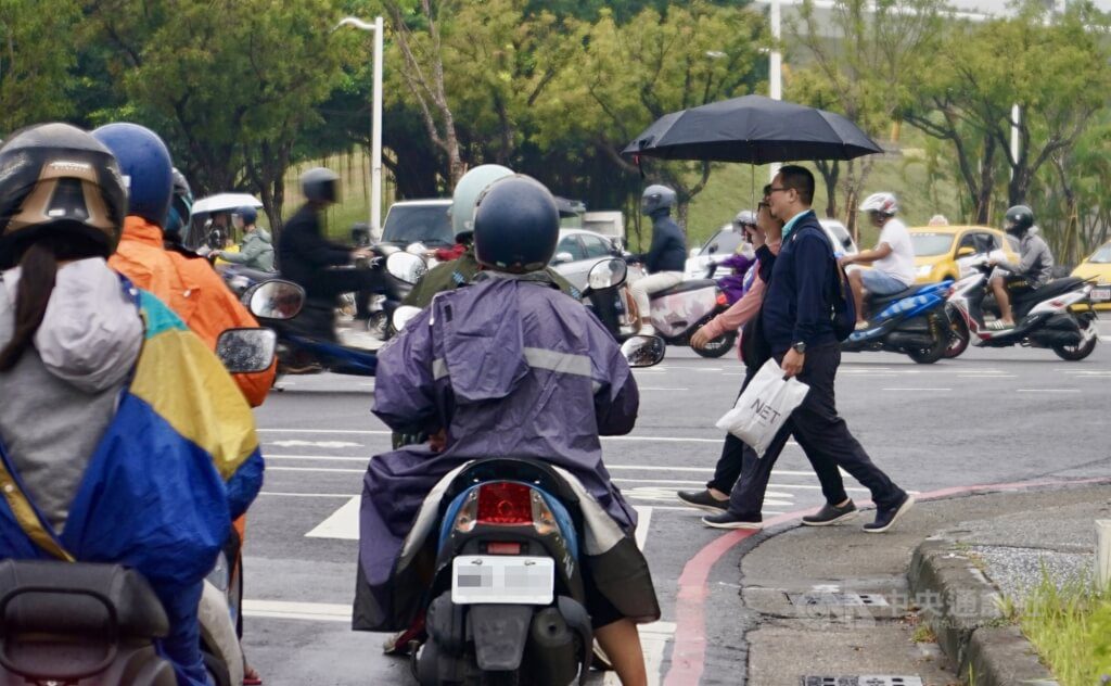 颱風天停班勞資合意出勤 雇主應負擔計程車費 颱風天停班勞資合意出勤 雇主應負擔計程車費