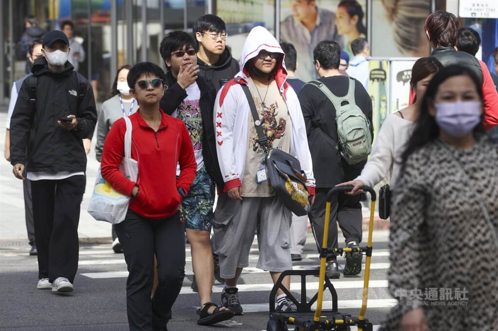 東北季風影響早晚偏涼 中部以北低溫14至15度 | 生活 | 中央社 CNA 東北季風影響早晚偏涼 中部以北低溫14至15度 | 生活 | 中央社 CNA
