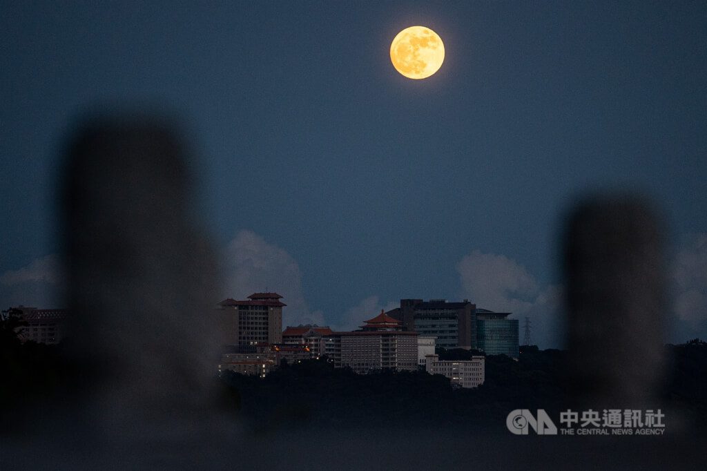 北市天文館盤點11月天象 6年來最大滿月5日登場 北市天文館盤點11月天象 6年來最大滿月5日登場