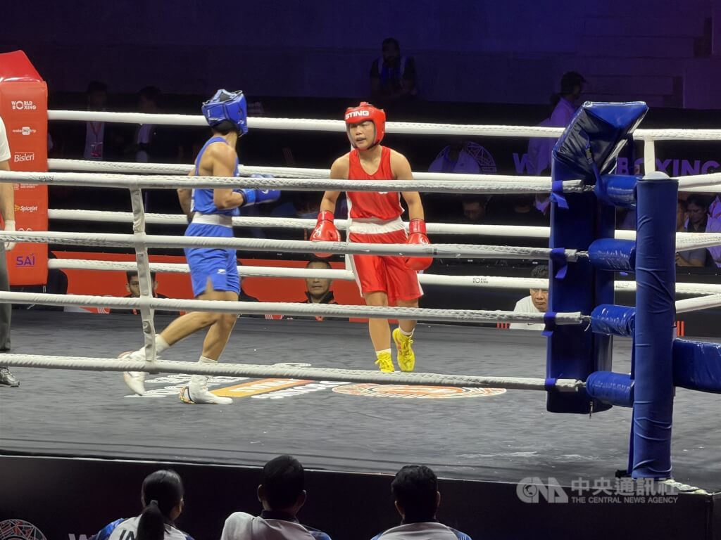 郭怡萱0比5不敵對手 拳擊WB盃年終賽銀恨 郭怡萱0比5不敵對手 拳擊WB盃年終賽銀恨