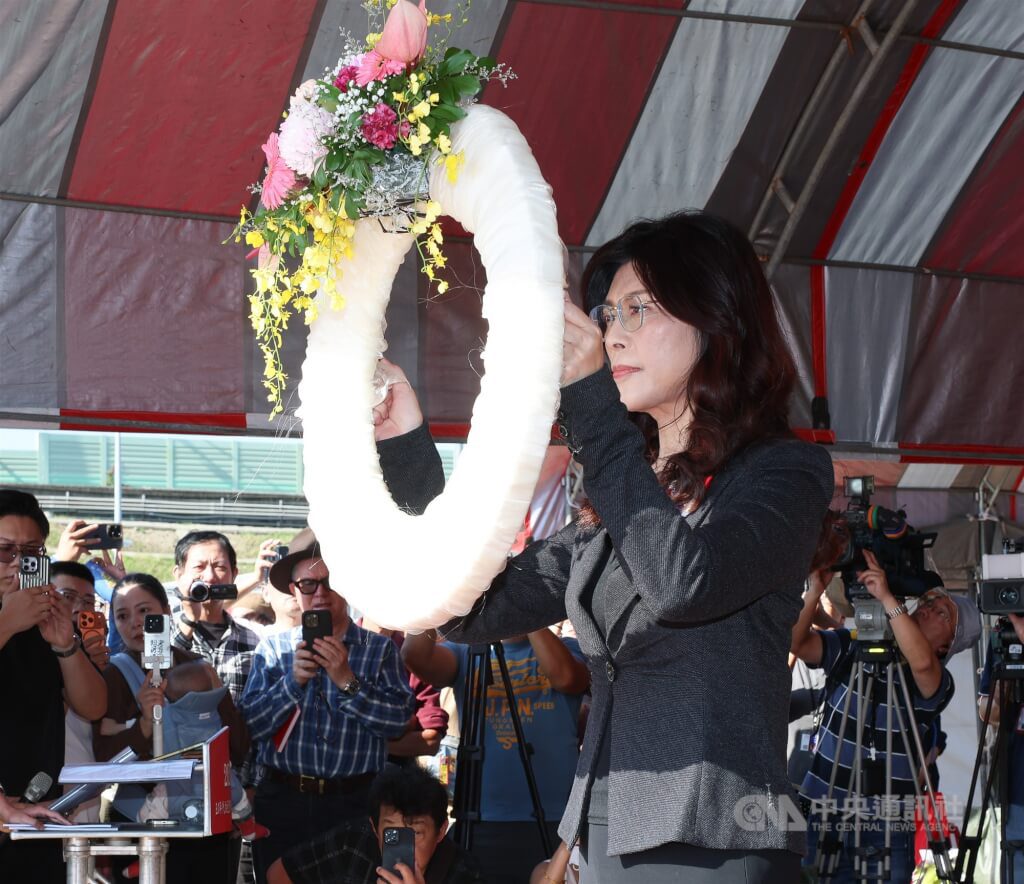 國民黨主席鄭麗文赴秋祭 陸委會:譴責追思共諜 國民黨主席鄭麗文赴秋祭 陸委會:譴責追思共諜