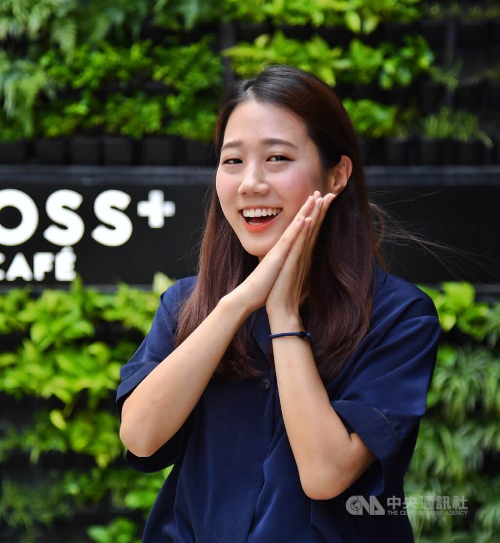 韓國網紅「金針菇」領普發1萬 貼錢宣傳台灣 韓國網紅「金針菇」領普發1萬 貼錢宣傳台灣