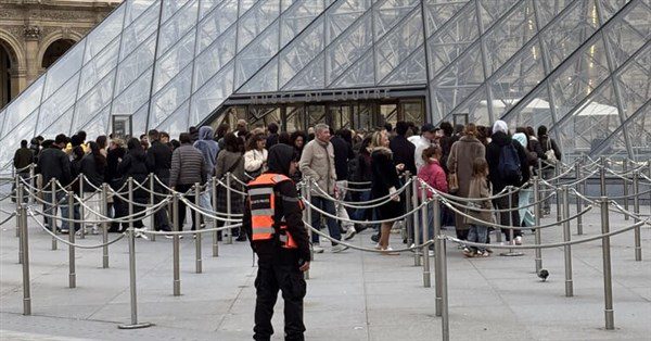 羅浮宮館長坦言亟需現代化 將特別強化影像監控 羅浮宮館長坦言亟需現代化 將特別強化影像監控