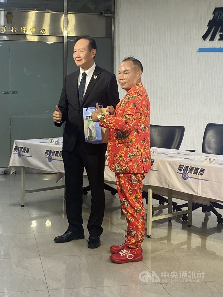 刑事局示警AI影片假名人詐術 吊車大王現身說法 刑事局示警AI影片假名人詐術 吊車大王現身說法