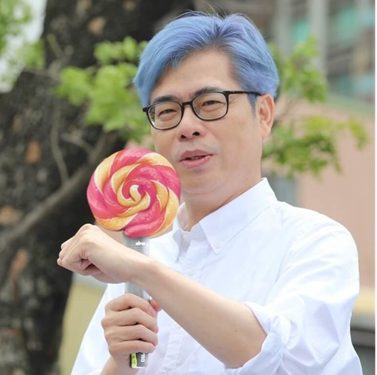 迎接TWICE到高雄 陳其邁社群帳號頭像換藍髮應援 迎接TWICE到高雄 陳其邁社群帳號頭像換藍髮應援