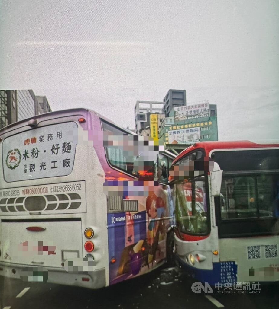 北市公車轉彎不慎碰撞國光客運 1女乘客受傷送醫 北市公車轉彎不慎碰撞國光客運 1女乘客受傷送醫