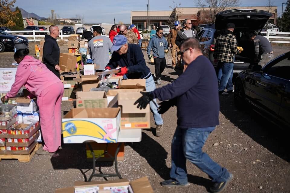 最高院暫緩緊急撥款令 美政府免即時支付糧食援助 最高院暫緩緊急撥款令 美政府免即時支付糧食援助