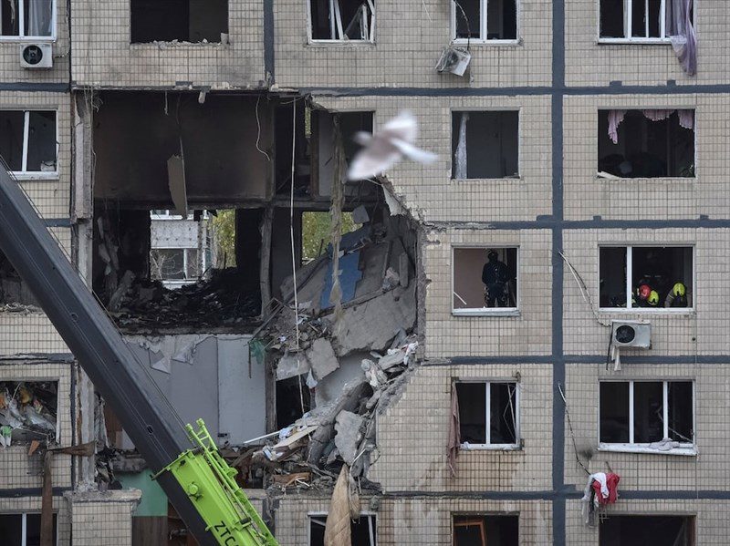 俄無人機飛彈襲擊烏克蘭 至少3死能源設施受損 俄無人機飛彈襲擊烏克蘭 至少3死能源設施受損