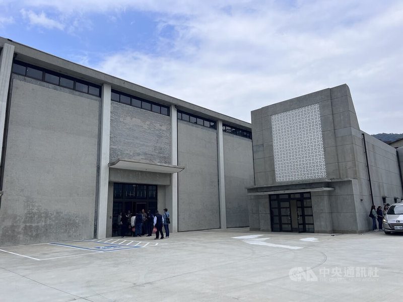 台北市議會教育委員會赴北投影視音園區考察，文化局表示，已有國際知名廠商願意進駐歷史建物北投製片廠。預估12月將評審、明年1月公告，後續順利可望3月簽約。圖為修復完成的北投製片廠。中央社記者劉建邦攝　114年11月25日