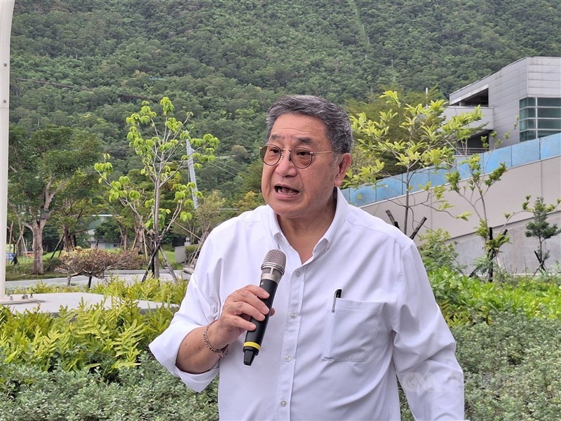 台泥文山環保科技由台泥再生持股90%、關聯企業達和環保持股10%，投資金額為新台幣27億元，將共同參與「台中巿文山焚化廠興建營運移轉案」。圖為台泥董事長張安平。（中央社檔案照片）