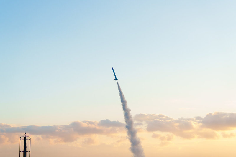 國立成功大學航太系「燃燒與推進實驗室」協同太空推進研究社研製AfterLight 1科研火箭，22日上午6時30分於旭海科研火箭發射場發射升空，火箭推進6秒，總飛行時間60秒、射高761公尺。（國家太空中心提供）中央社記者趙敏雅傳真　114年11月22日