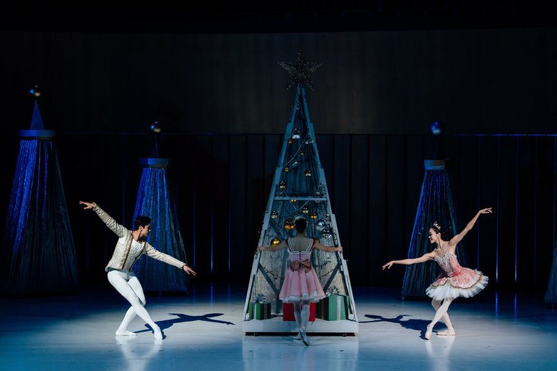 衛武營國家藝術文化中心推出歲末鉅獻「遇見胡桃鉗的女孩」第3部曲音樂芭蕾舞劇，衛武營表示，這不僅是獻給觀眾的耶誕節慶節目，更是一趟集結台灣創作人才共同灌溉芭蕾產業的旅程。（衛武營提供）中央社記者林巧璉傳真　114年11月25日