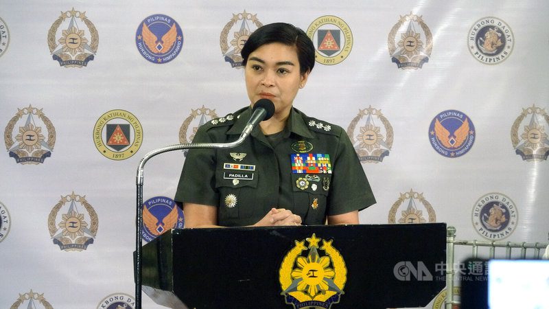 美國國會轄下「美中經濟暨安全檢討委員會」（USCC）建議由台灣提供資金，協助菲律賓為境內美軍基地升級。菲律賓軍方發言人巴迪亞（Francel Margareth Padilla，圖）25日在記者會上說，此為政策性議題，需由國防部決定。中央社記者林行健奎松市攝　114年11月25日