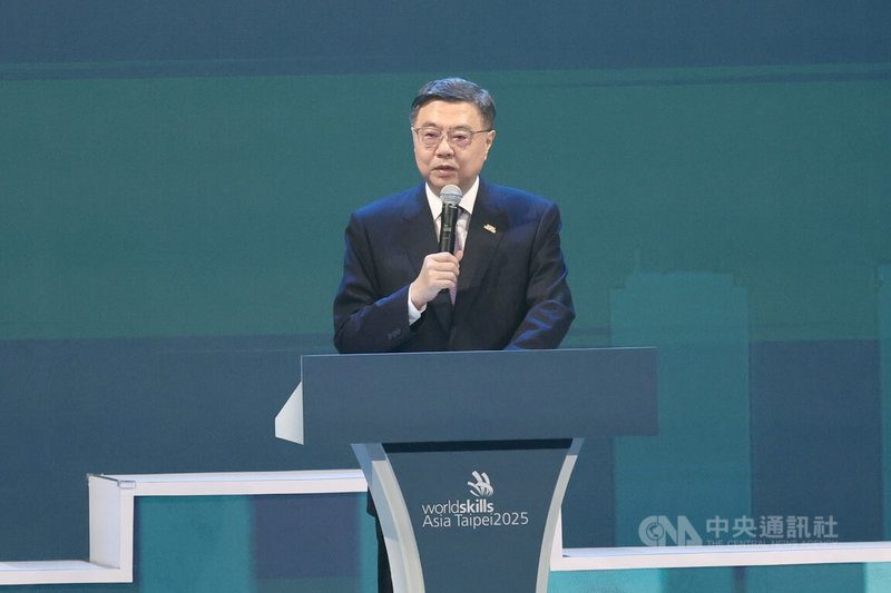 行政院長卓榮泰30日到台北南港展覽館出席「2025亞洲技能競賽」閉幕典禮，祝福所有選手在未來各個領域都能發光發熱，成為帶領每個國家產業升級的關鍵人物，讓台灣與所有的夥伴一起照亮國際。中央社記者王飛華攝　114年11月30日