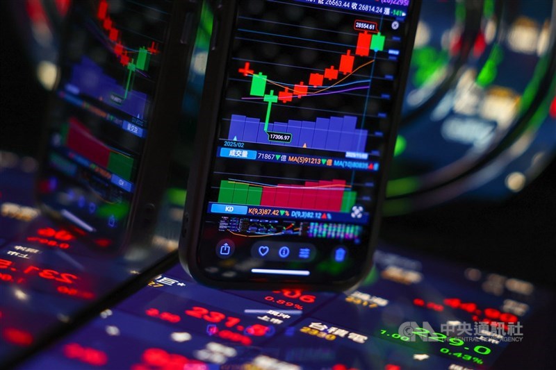 圖為台股看盤螢幕。（中央社檔案照片）