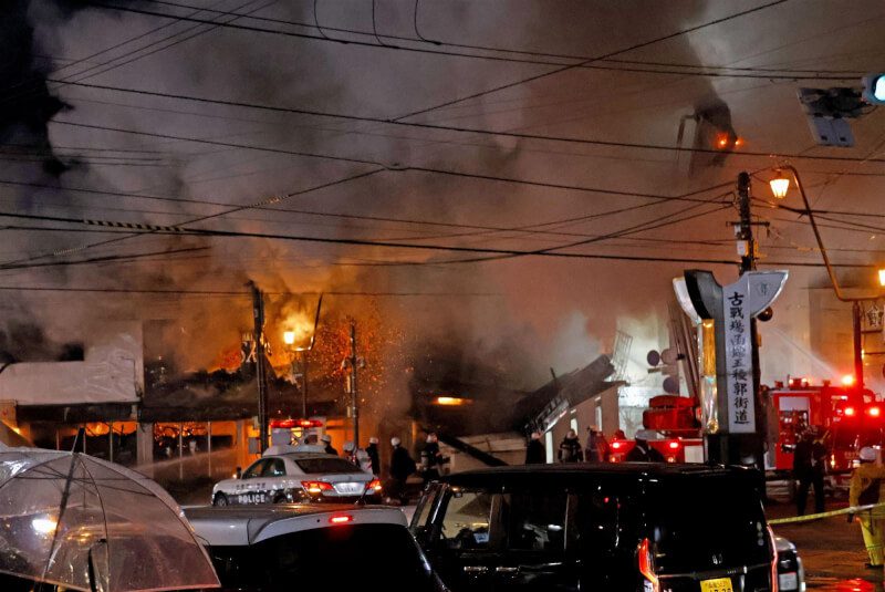 日本北海道函館市中心五稜郭附近商店街2日下午傳出火警。（共同社）