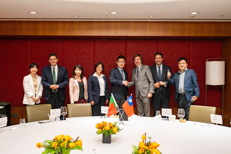 會葡萄牙議員訪團 江啟臣:期許在更多領域展開交流 | 政治 | 中央社 CNA 會葡萄牙議員訪團 江啟臣:期許在更多領域展開交流 | 政治 | 中央社 CNA