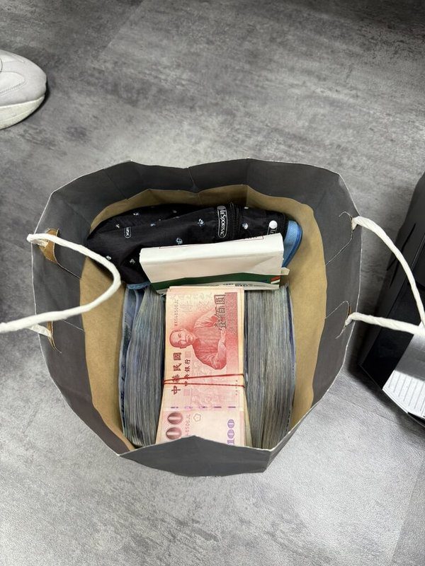 某公司李姓主管等3人涉使用爬蟲程式取得性影像，架設網站供人觀覽兒少性影像營利，會員費及廣告收益計逾新台幣1500萬元，李男等3人遭橋檢依違反兒少性剝削條例等罪嫌起訴。（橋頭地檢署提供）中央社記者張已亷傳真　　114年12月9日