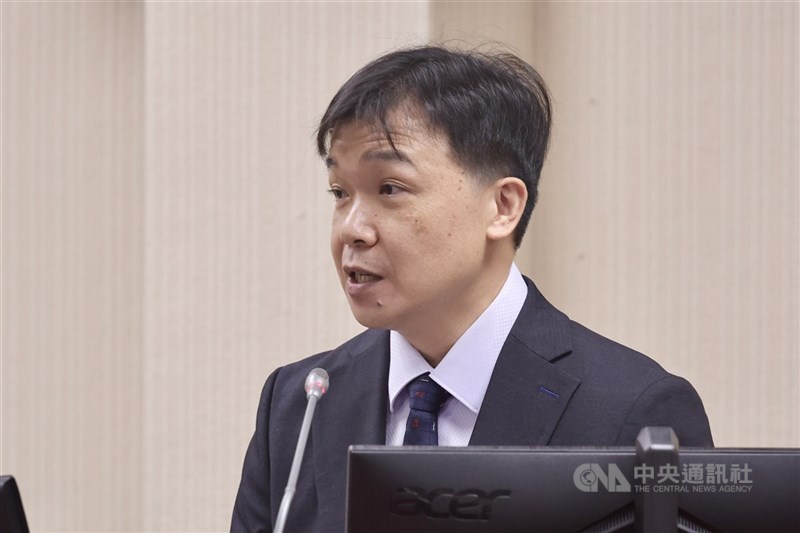 圖為陸委會副主委沈有忠說，移民署8月25日已廢止錢麗的台灣身分與戶籍。 （中央社檔案照片）