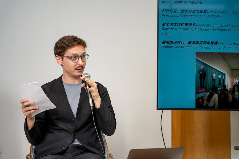 國立台灣美術館2025年啟動首屆「國美進駐」計畫，以研究為導向向國際徵件，波蘭籍策展人艾蘭特科夫斯基（Jan Elantkowski）（圖）為獲選者之一，29日發表階段性研究成果。（國美館提供）中央社記者王寶兒傳真　114年11月29日