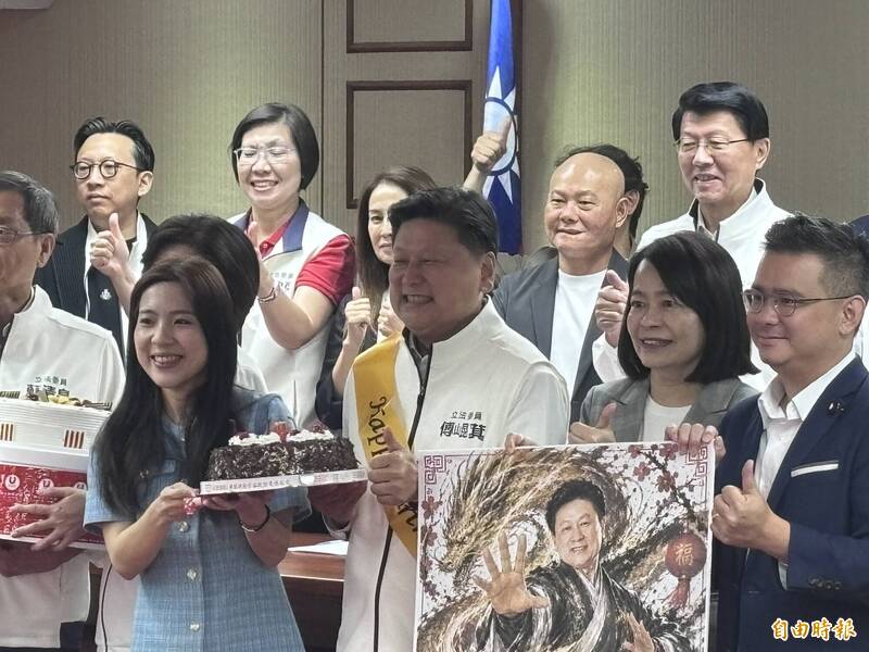 國防特別條例決戰立院 藍白共提7800億修正案