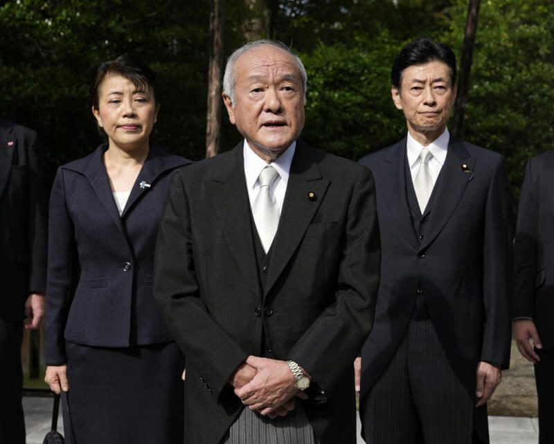 日本4閣員參拜靖國神社 自民黨高層罕見集體現身 | 國際 | 中央社 CNA 日本4閣員參拜靖國神社 自民黨高層罕見集體現身 | 國際 | 中央社 CNA